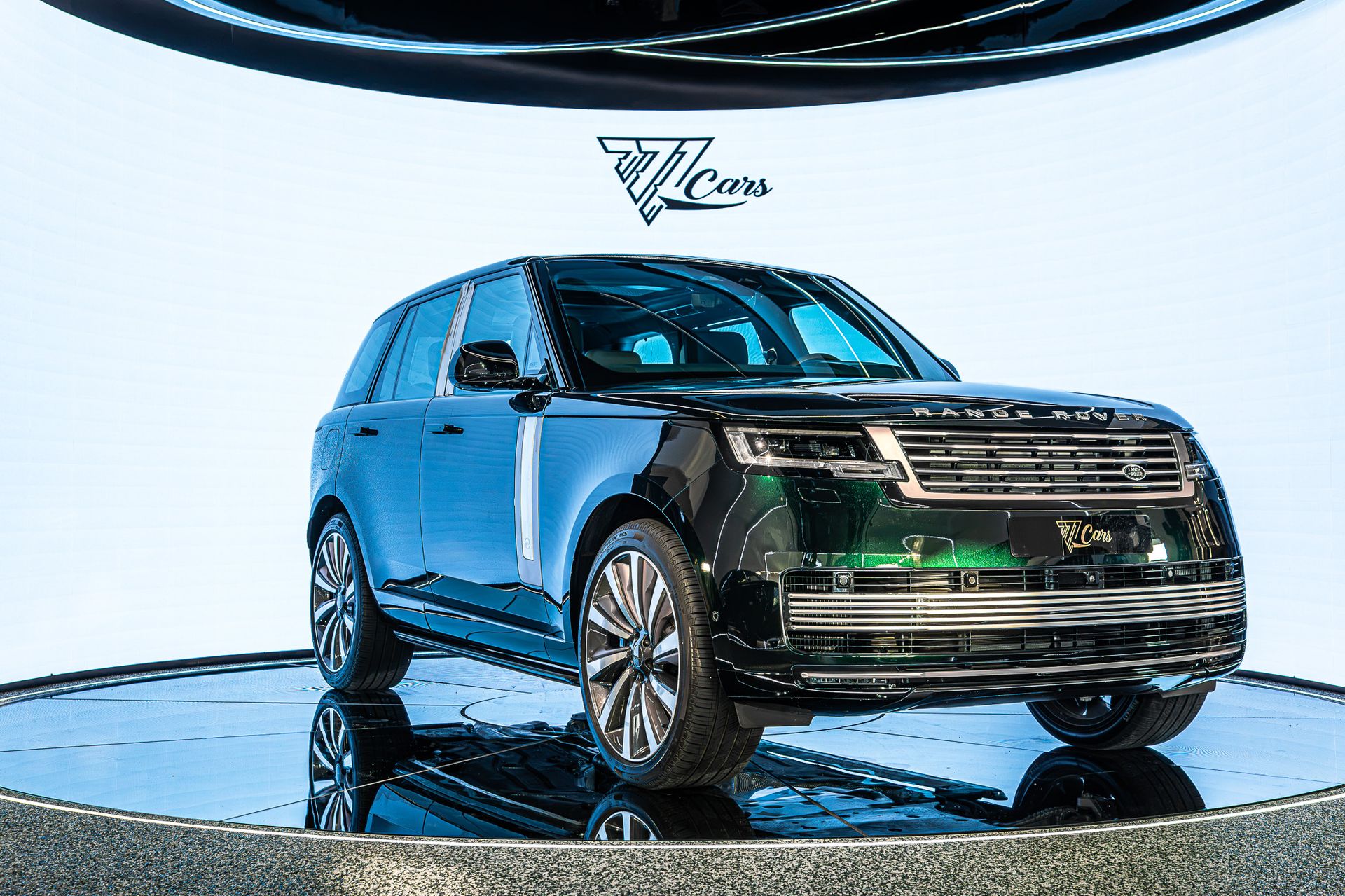 2026 Land Rover Range Rover SV photo 3
