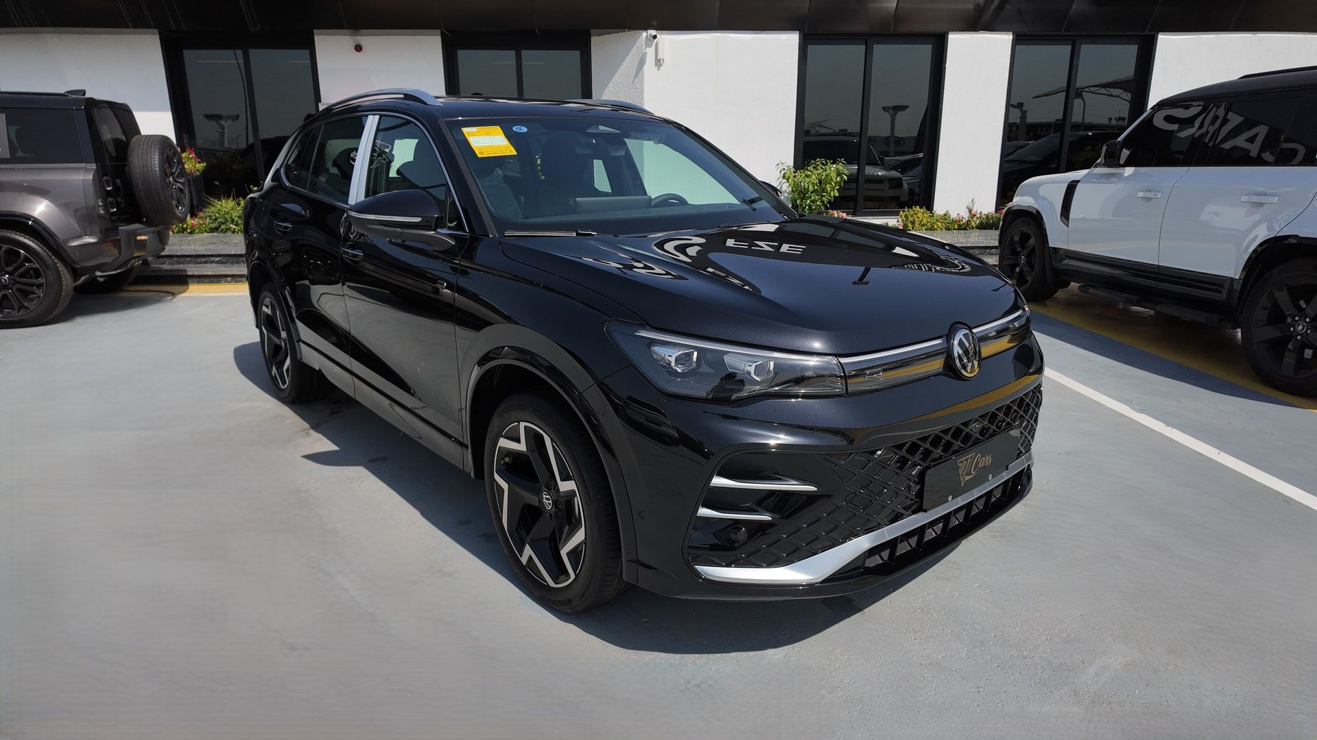 2025 Volkswagen Tiguan photo 3