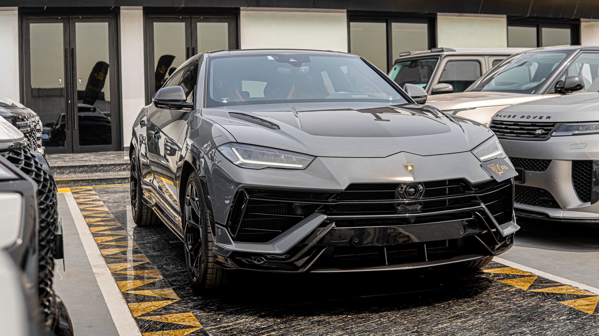 2024 Lamborghini Urus photo 3