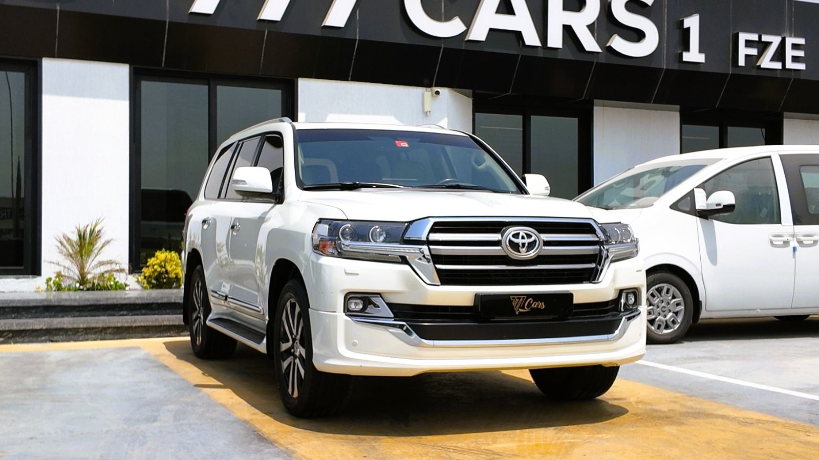 2019 Toyota Land Cruiser photo 3