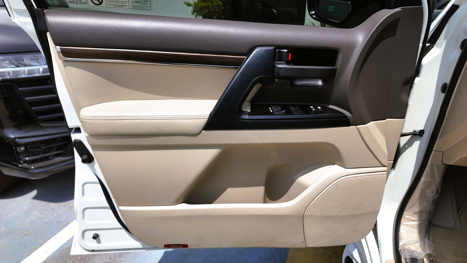 2019 Toyota Land Cruiser photo 5