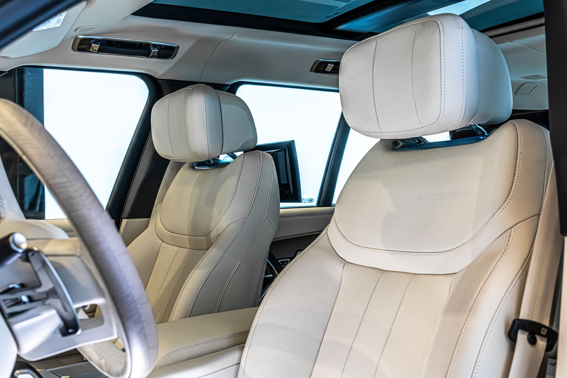2026 Land Rover Range Rover Autobiography photo 5