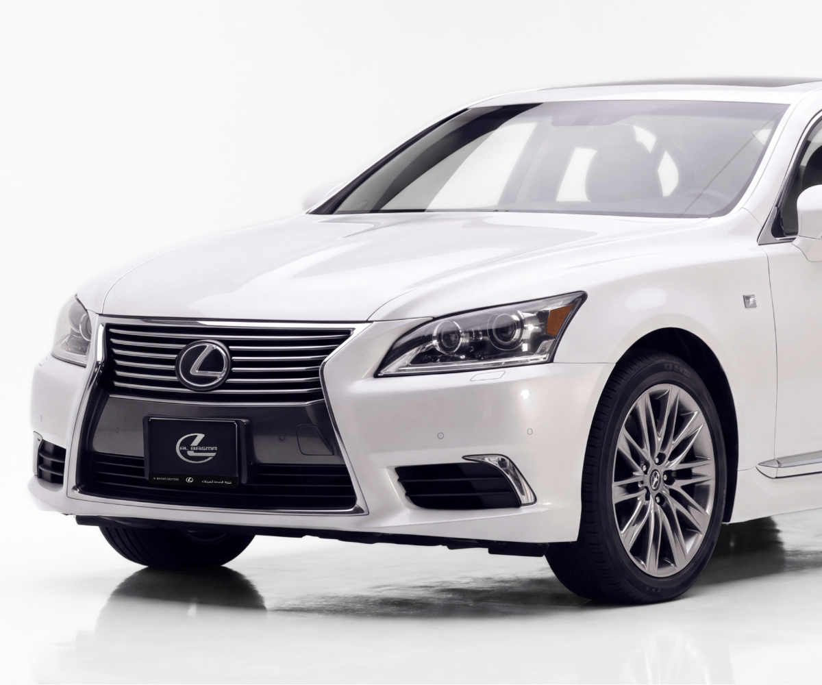 2015 Lexus LS photo 2