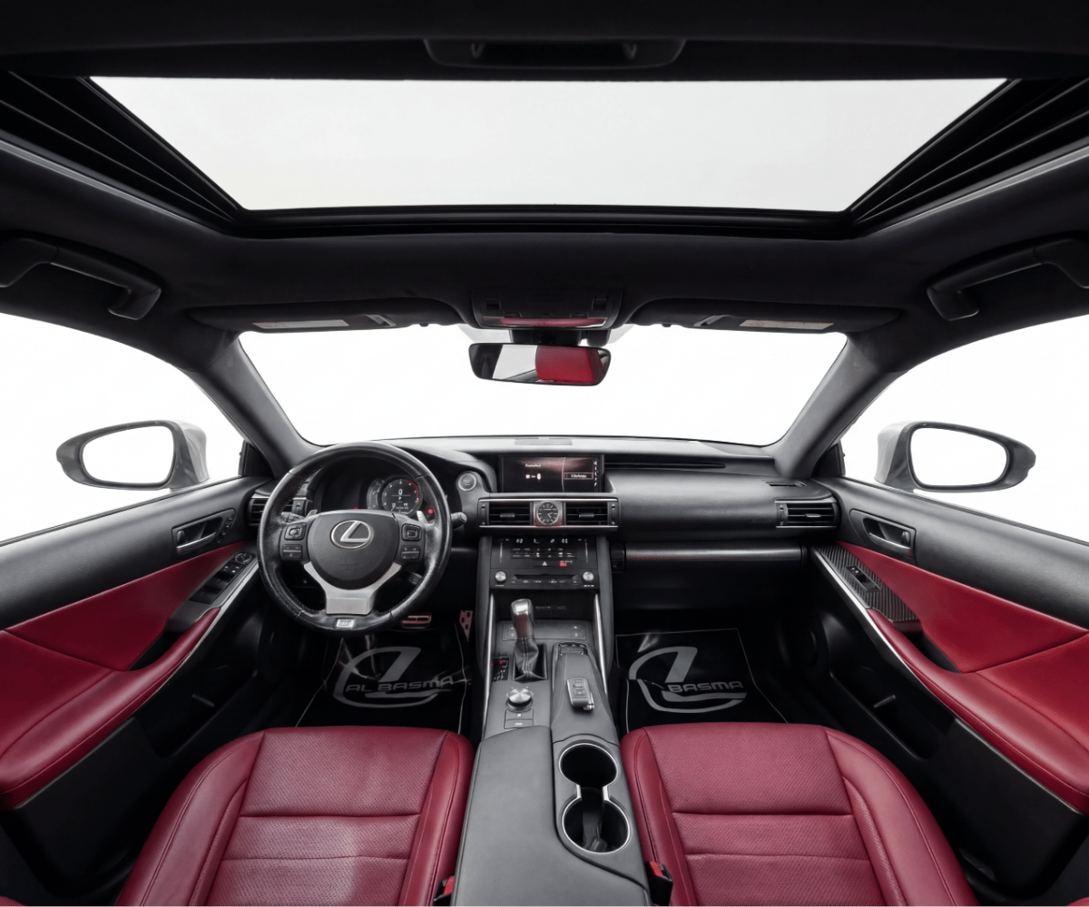 2018 Lexus IS photo 5