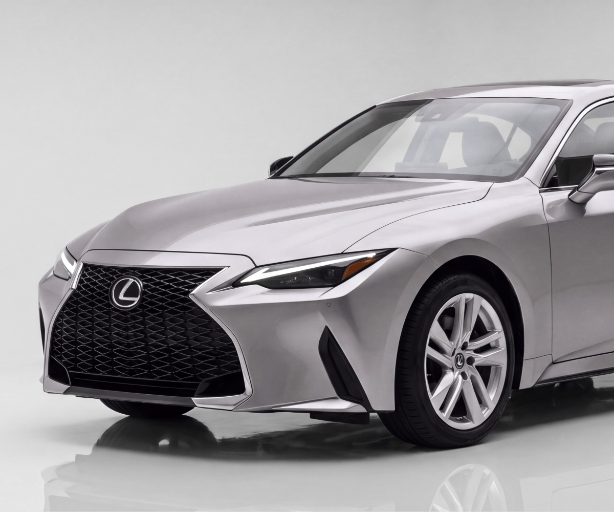 2025 Lexus IS photo 2