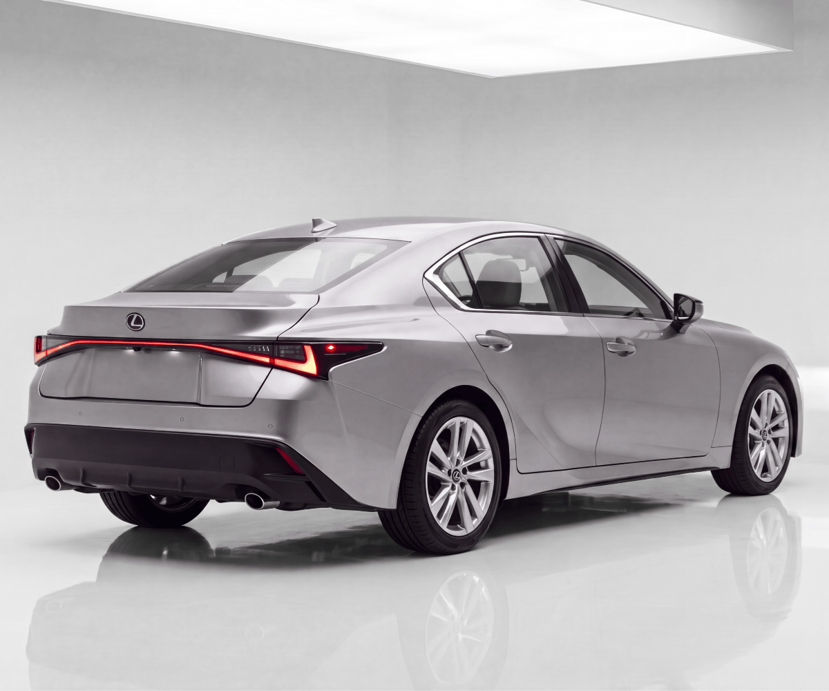 2025 Lexus IS photo 3