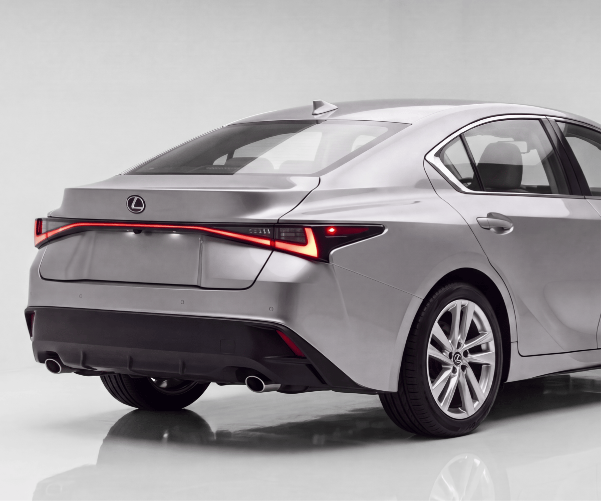 2025 Lexus IS photo 4