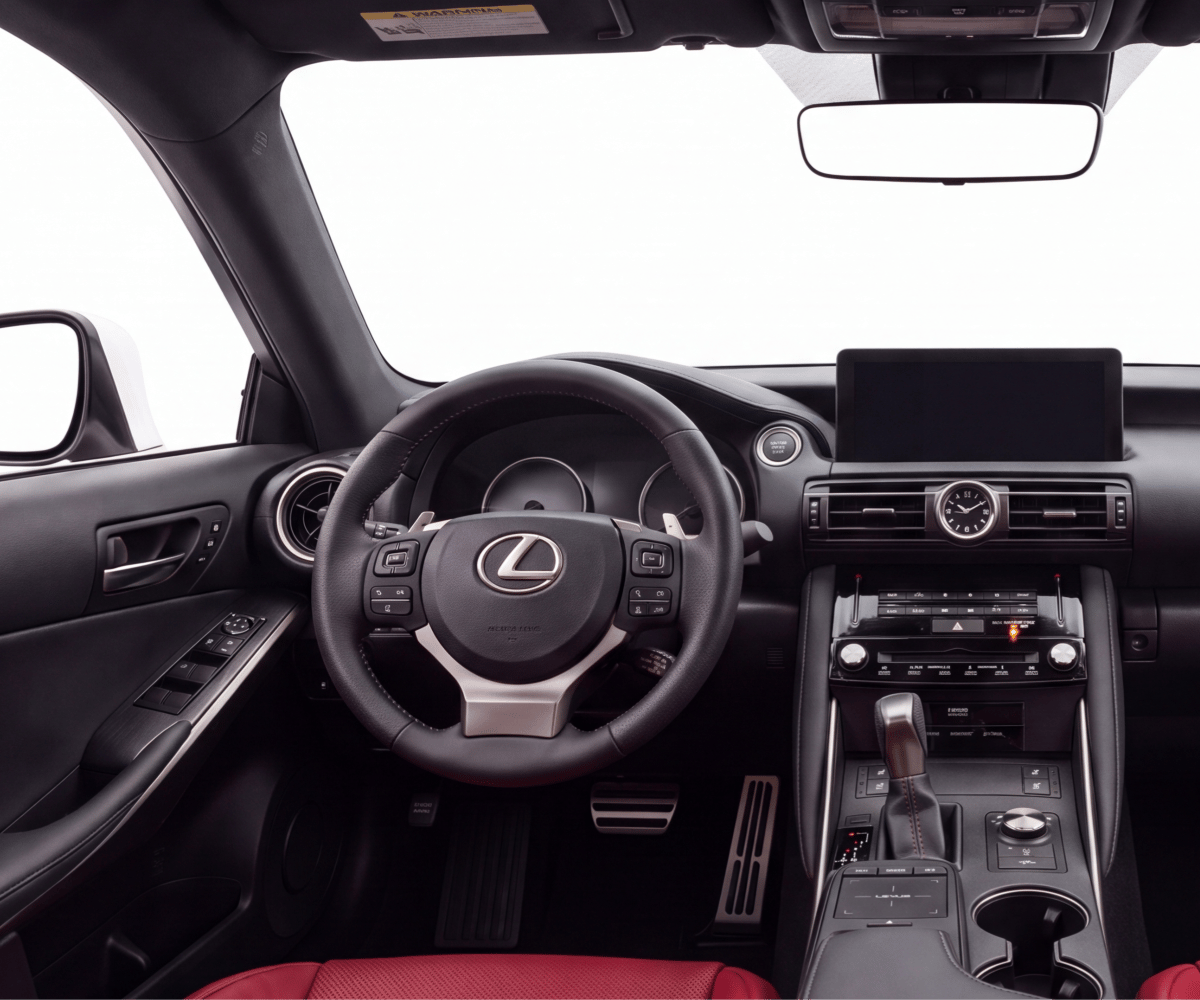 2025 Lexus IS photo 5