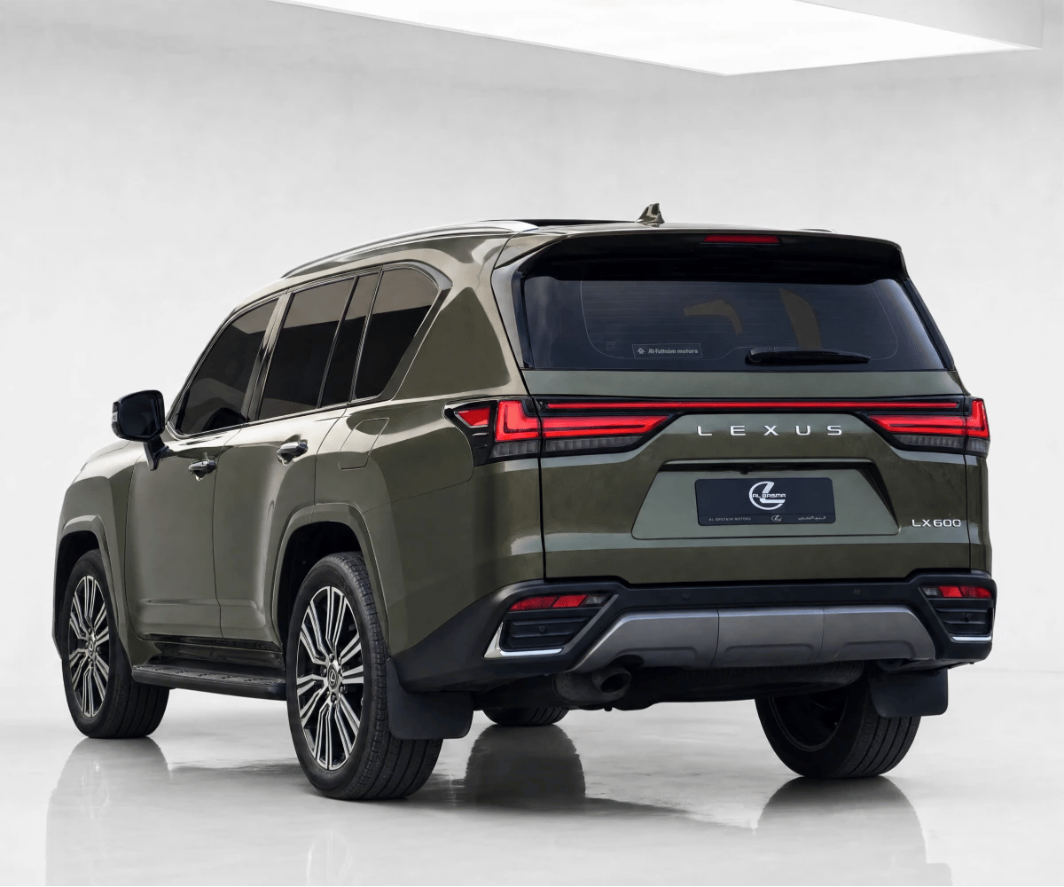 2023 Lexus LX photo 4