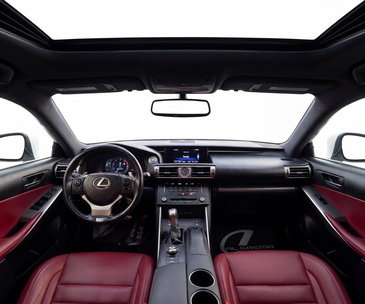 2016 Lexus IS photo 5