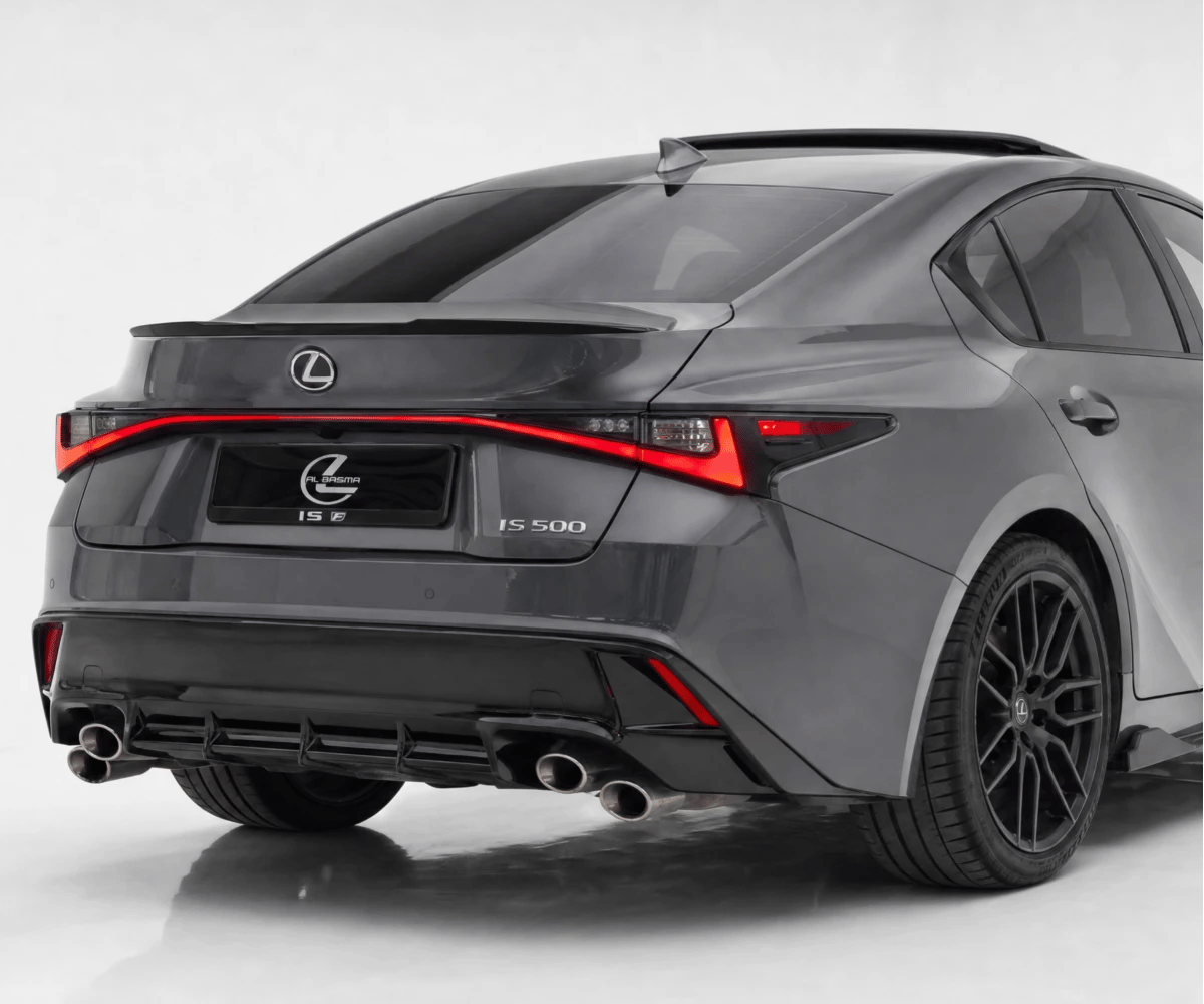 2023 Lexus IS photo 4