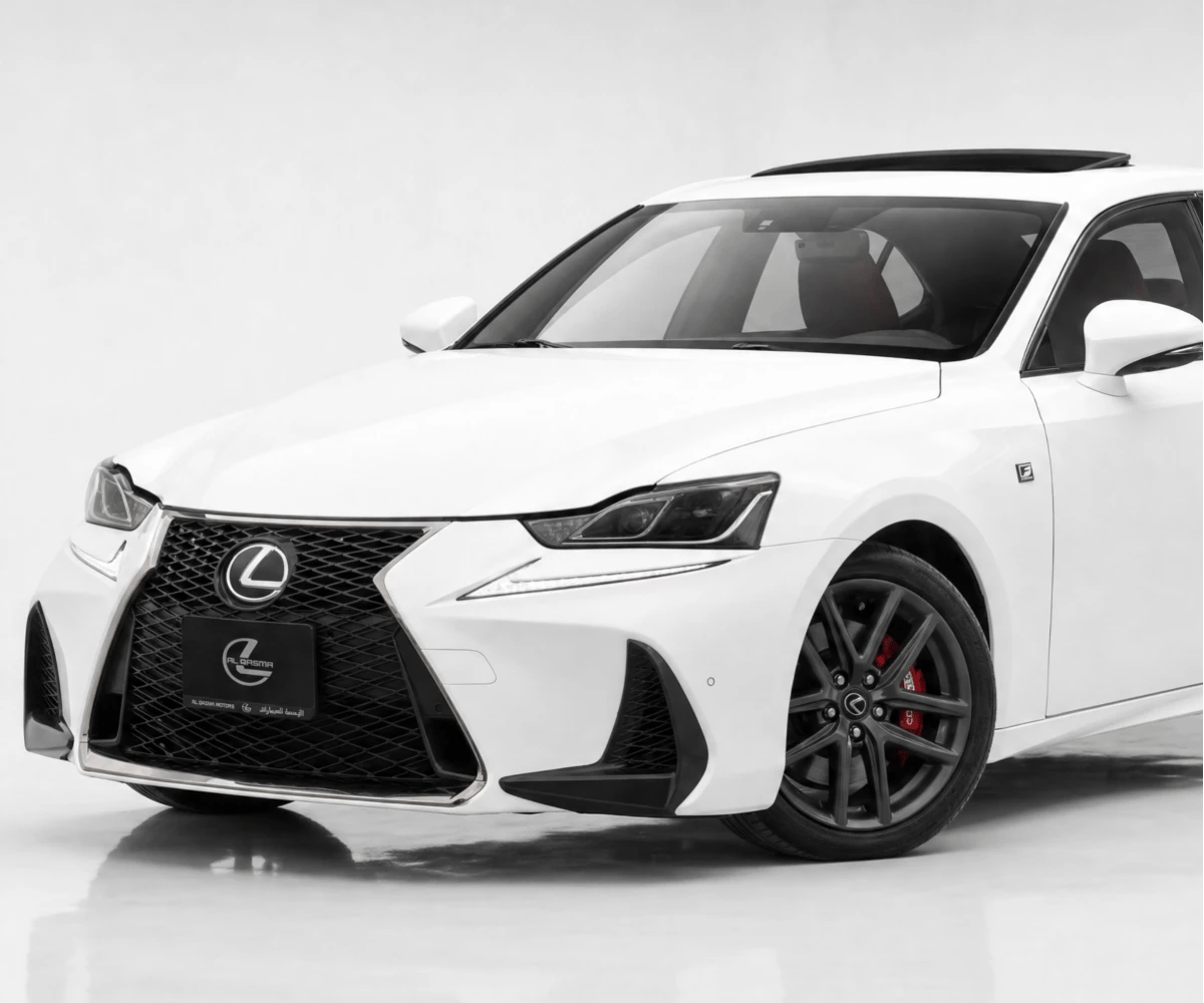 2016 Lexus IS photo 2