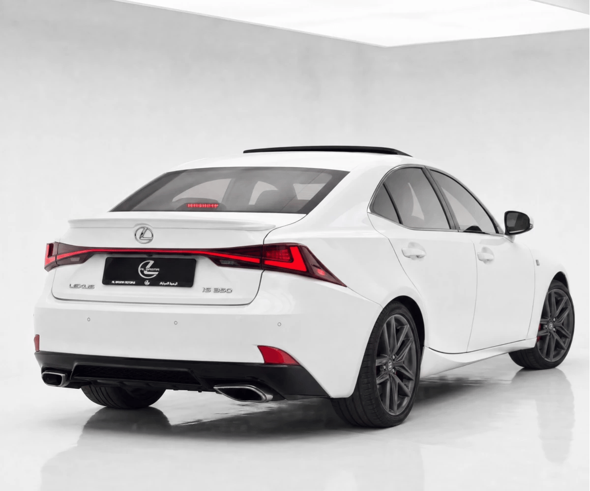 2016 Lexus IS photo 3