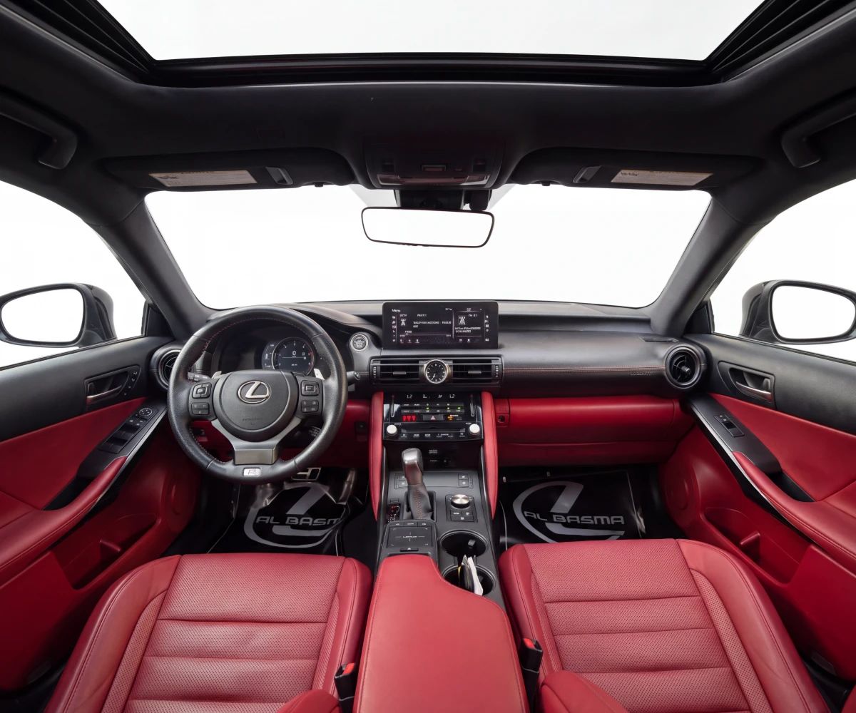 2024 Lexus IS photo 5