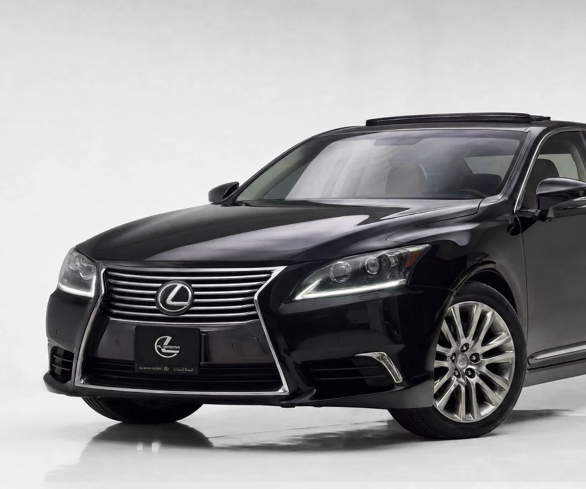 2013 Lexus LS photo 2