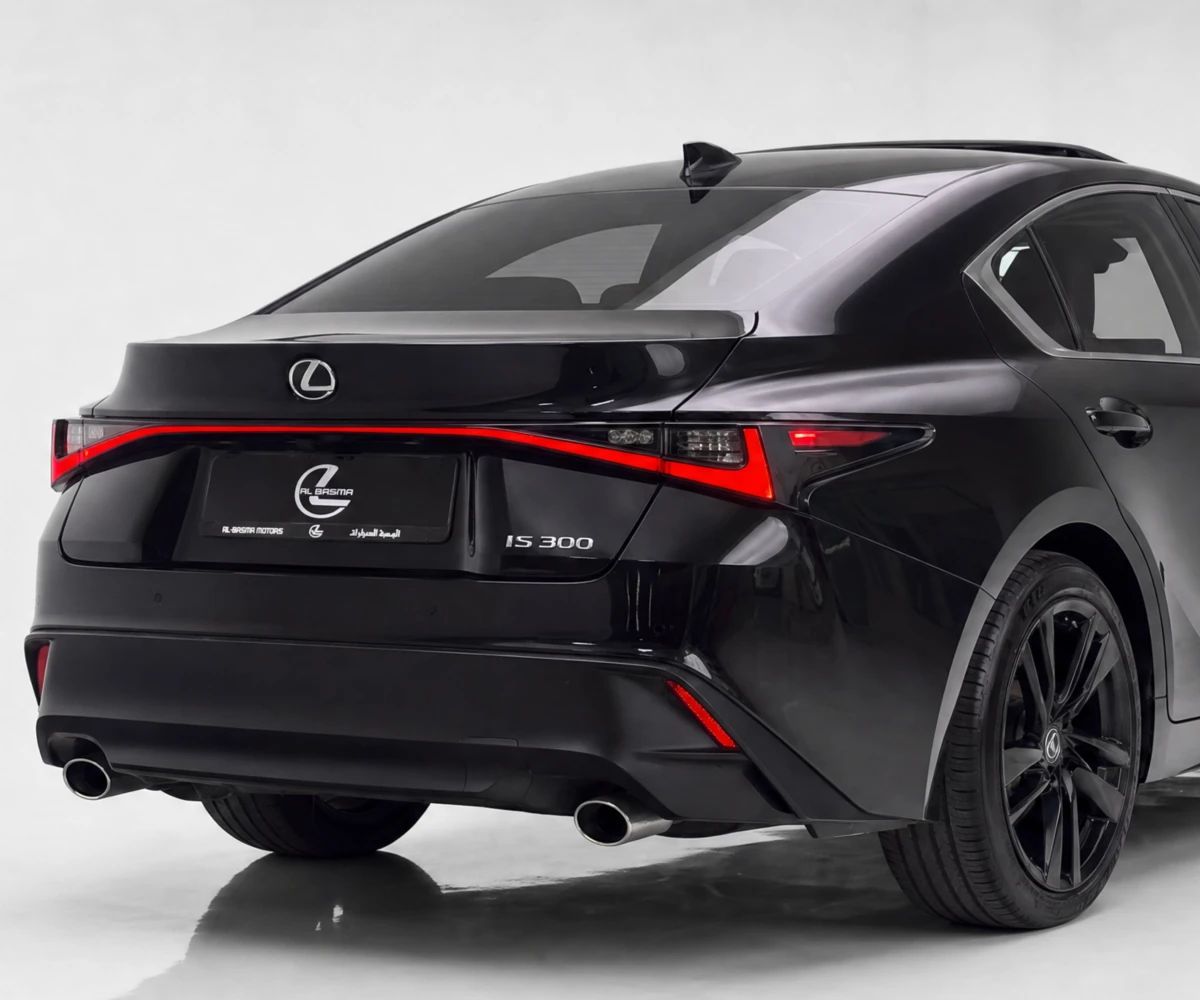 2024 Lexus IS photo 4