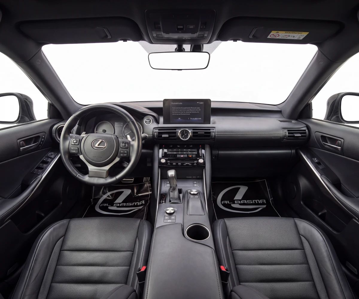 2024 Lexus IS photo 5