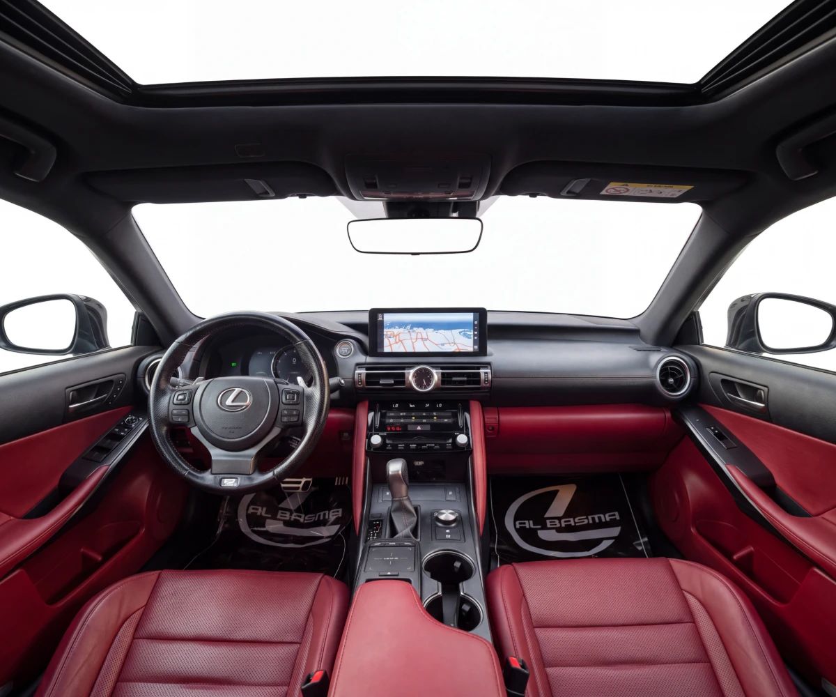 2022 Lexus IS photo 5