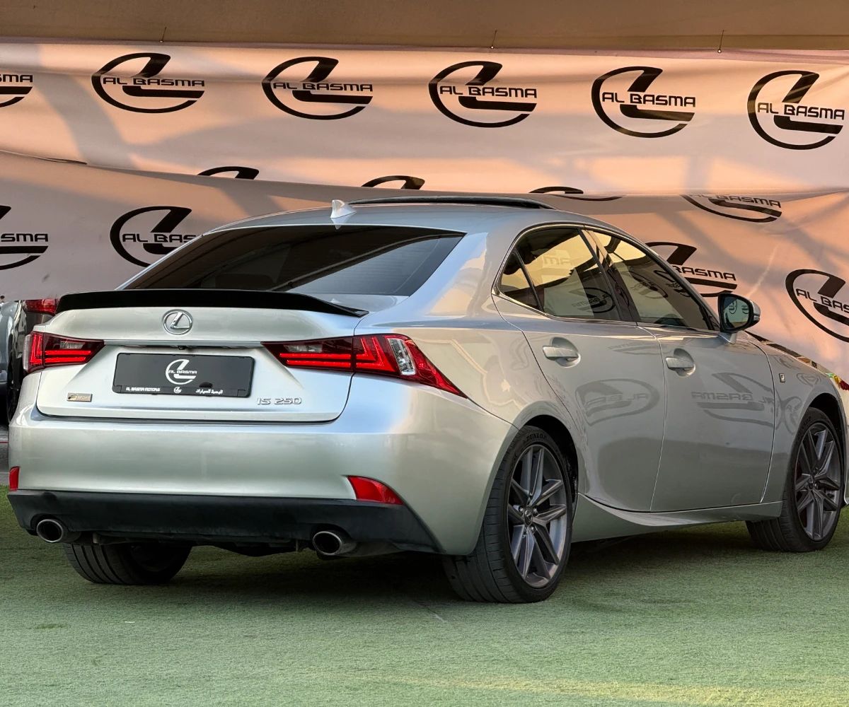 2014 Lexus IS photo 3