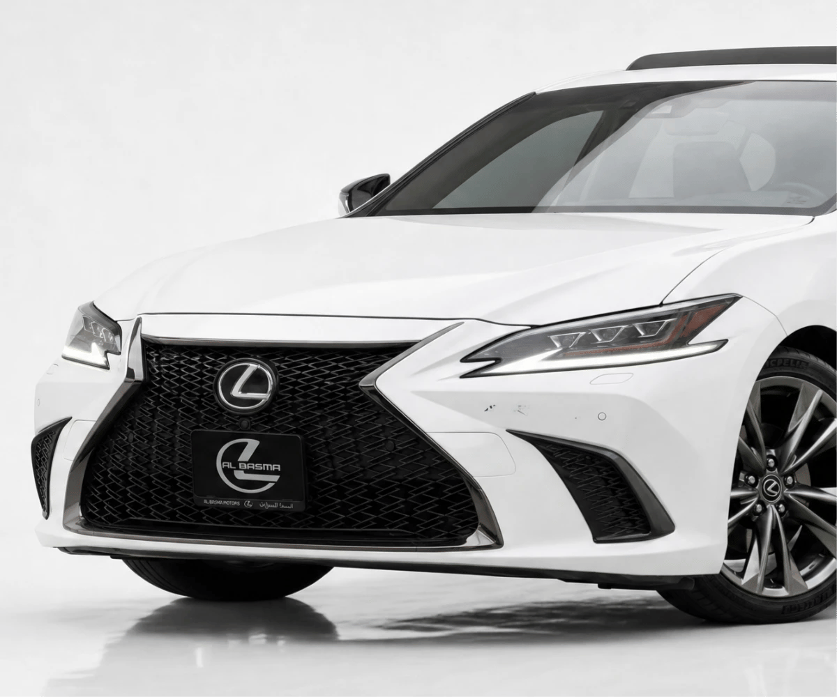 2019 Lexus ES photo 2