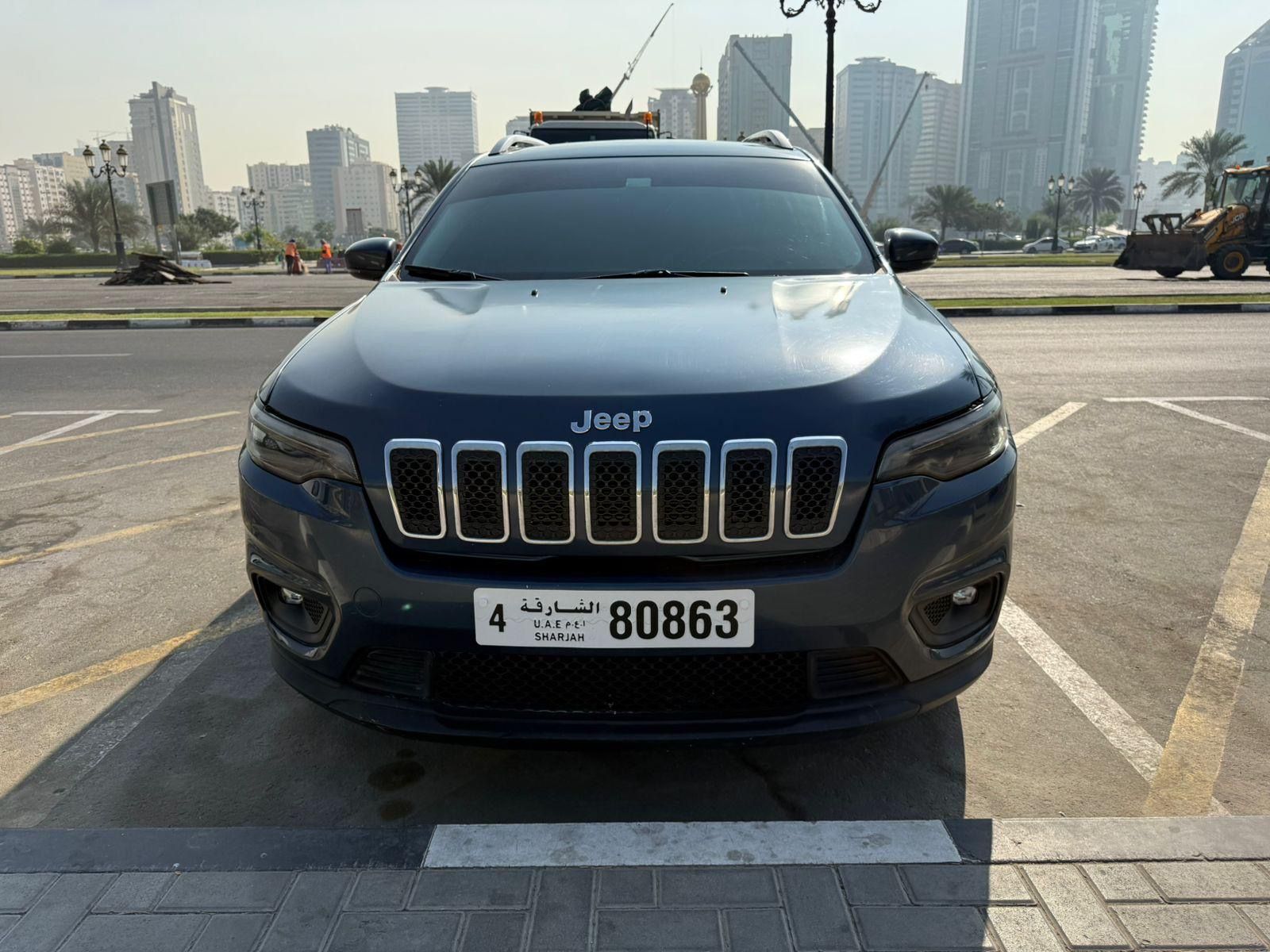 2019 Jeep Cherokee photo 3