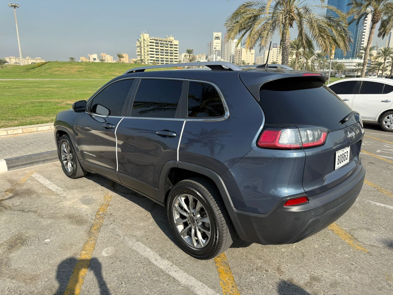 2019 Jeep Cherokee photo 4