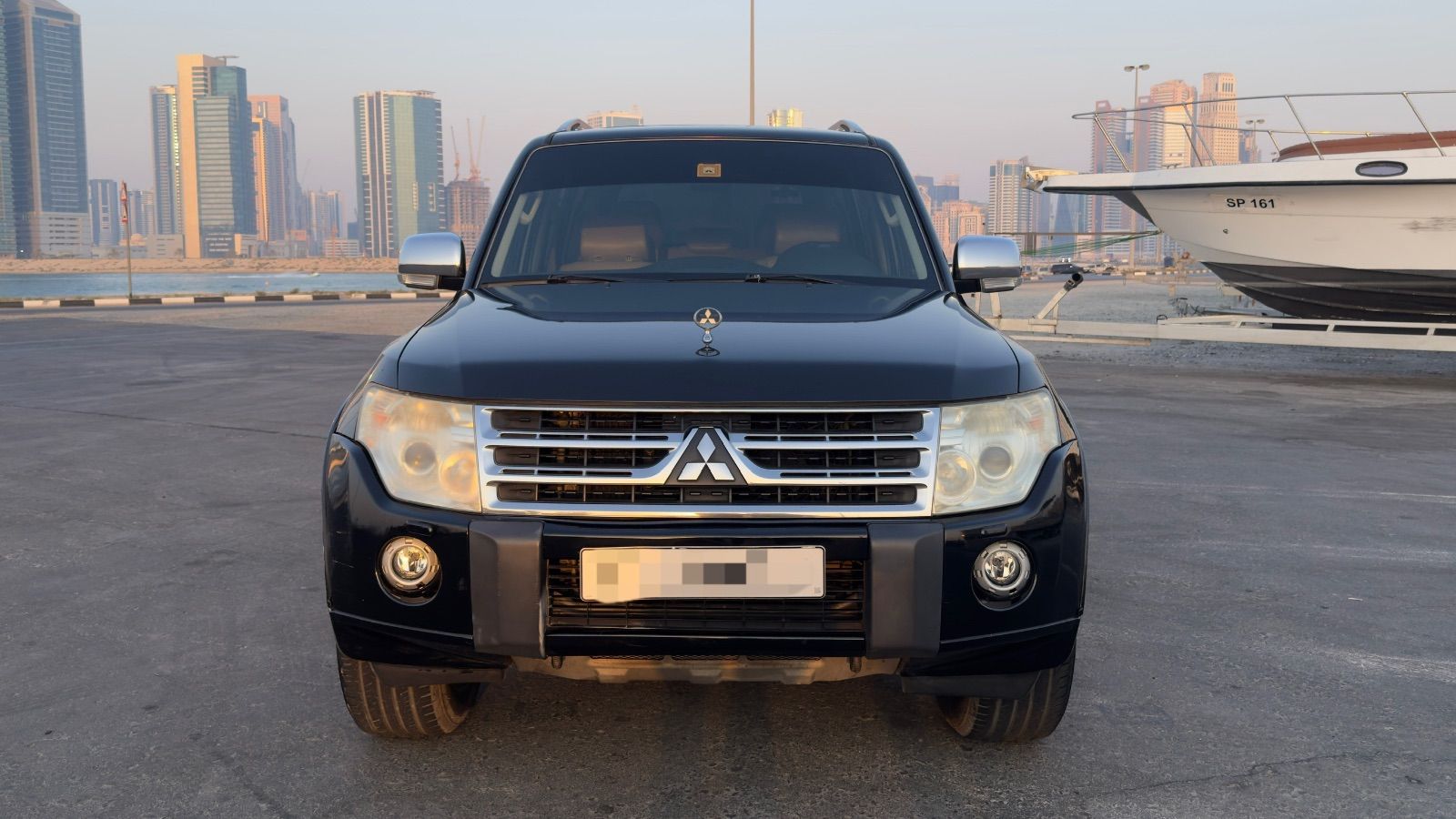 2010 Mitsubishi Pajero photo 2