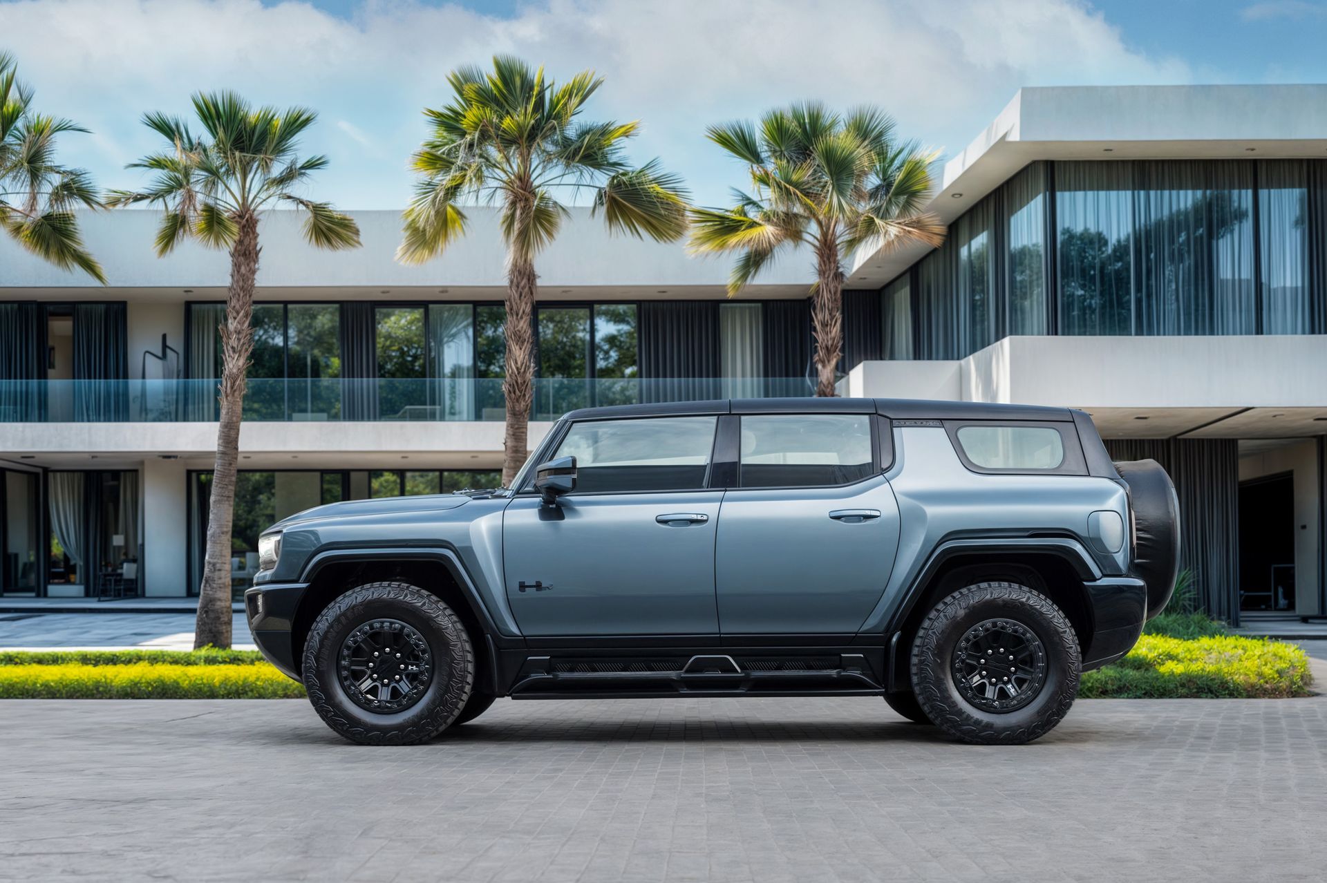 2024 GMC Hummer EV photo 2