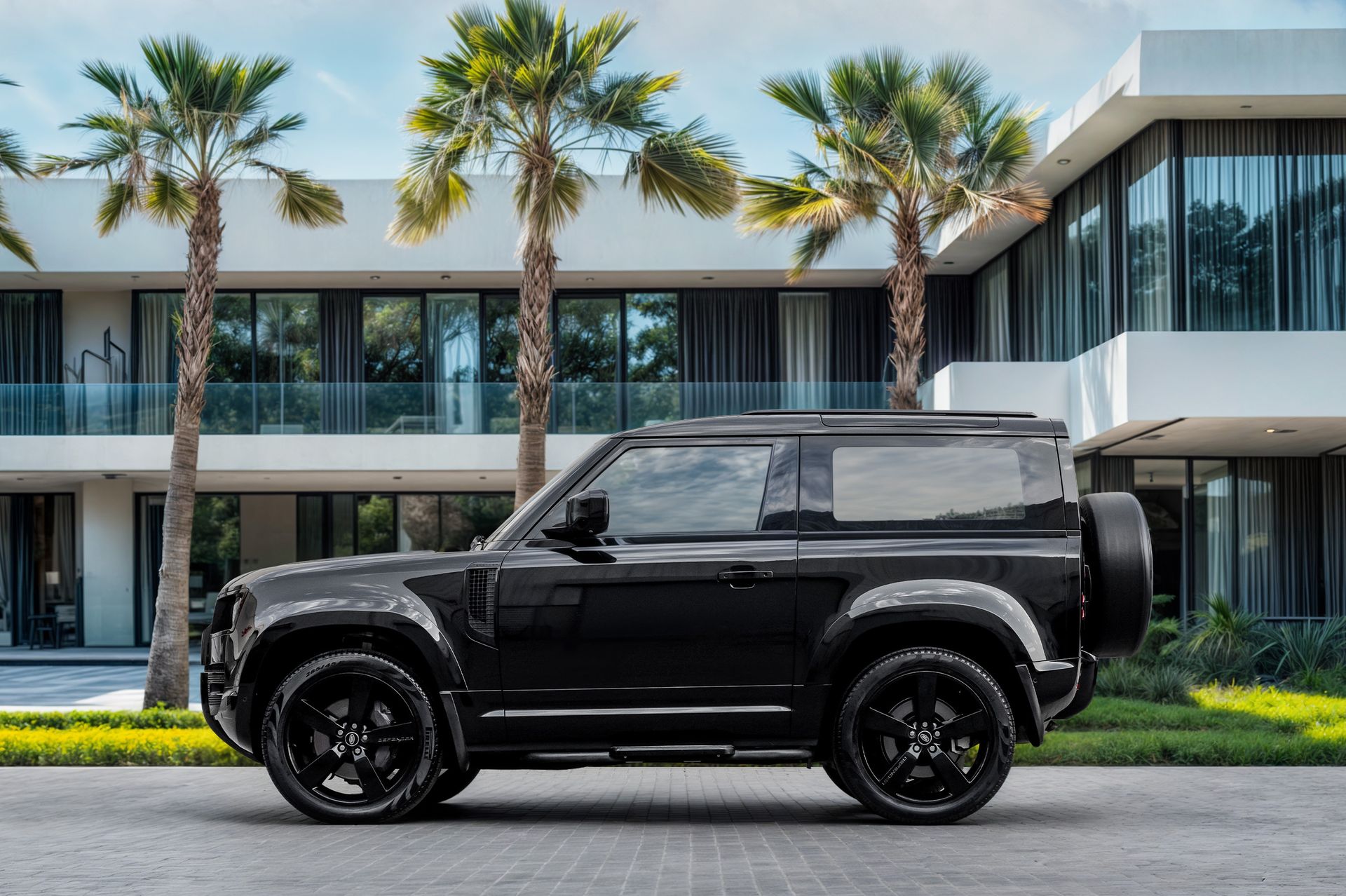 2023 Land Rover Defender photo 2