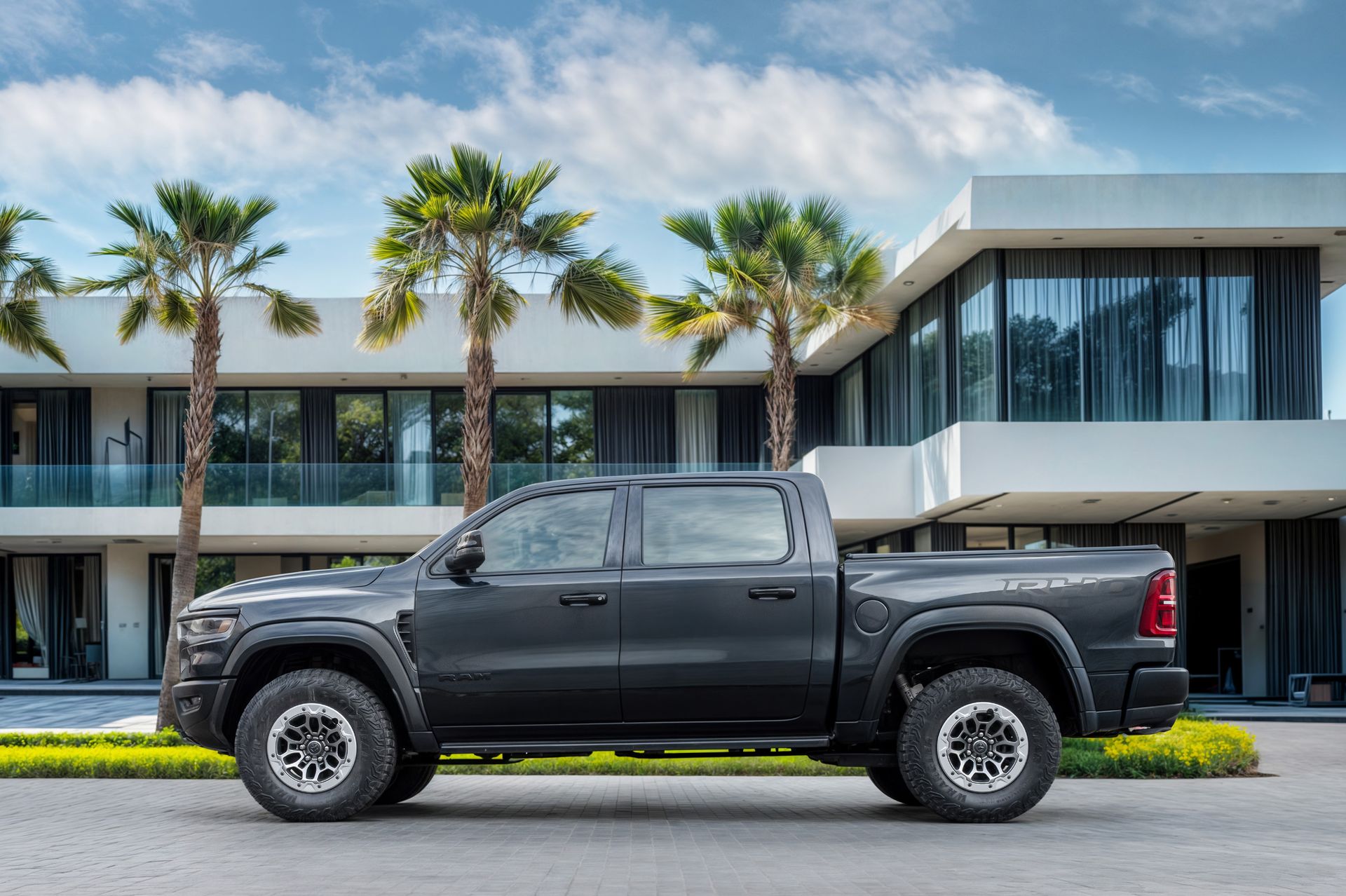2025 Ram 1500 photo 2