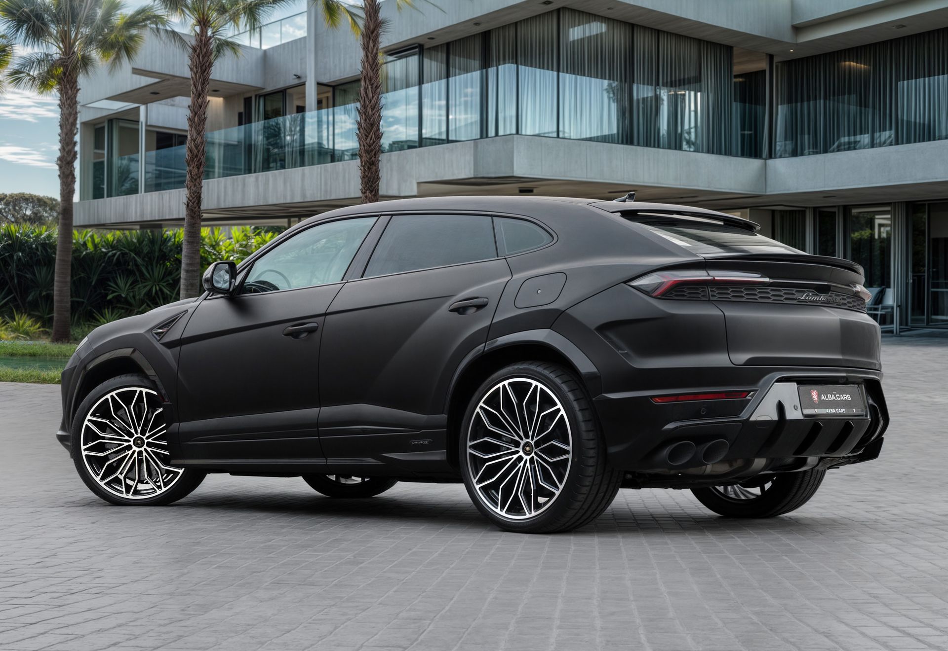 2025 Lamborghini Urus photo 3