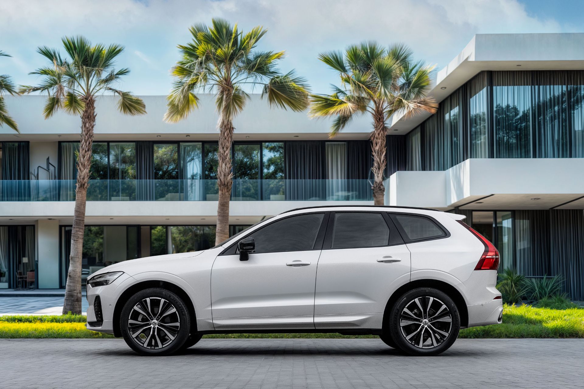 2024 Volvo XC60 photo 2