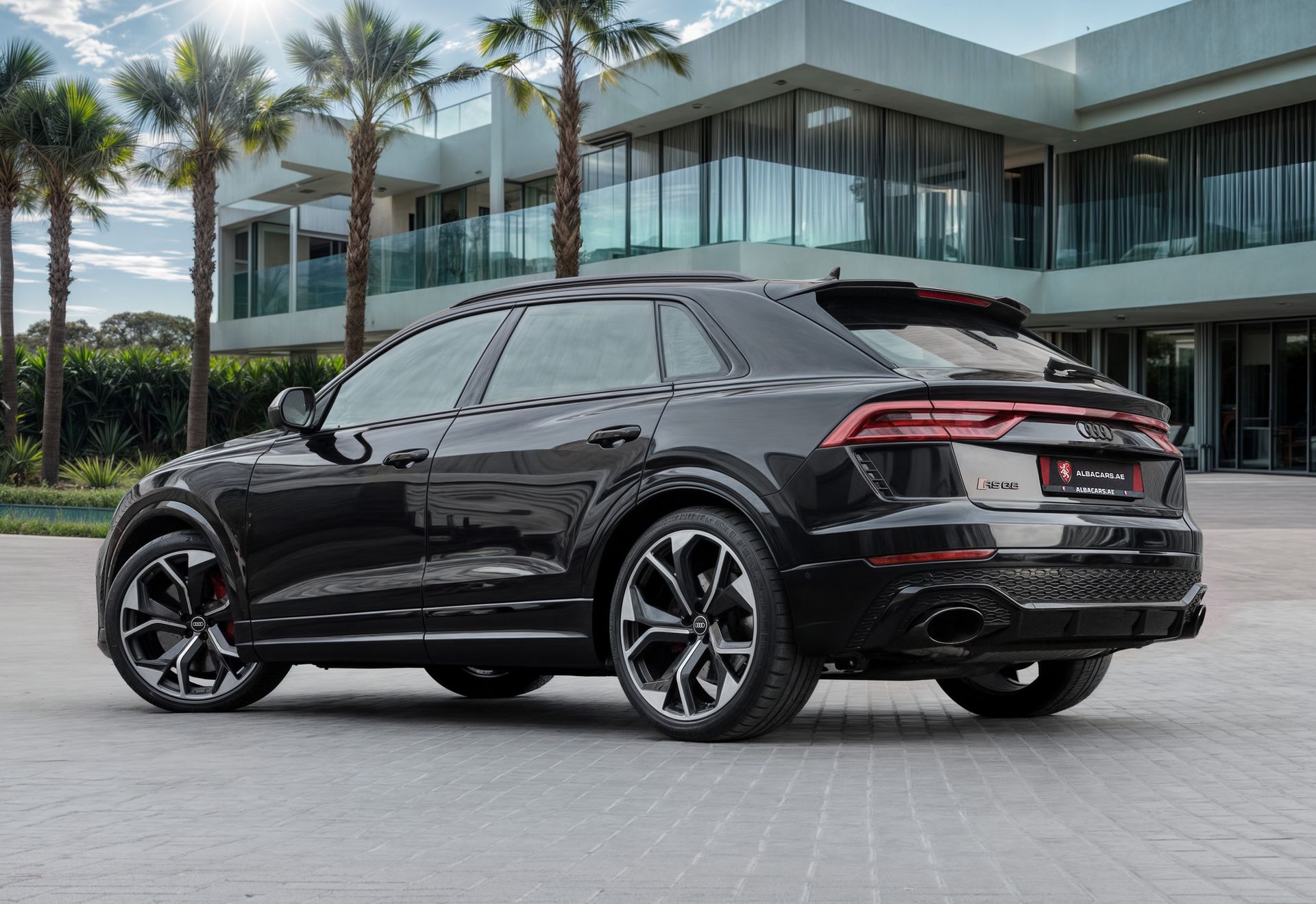 2023 Audi RS Q8 photo 3