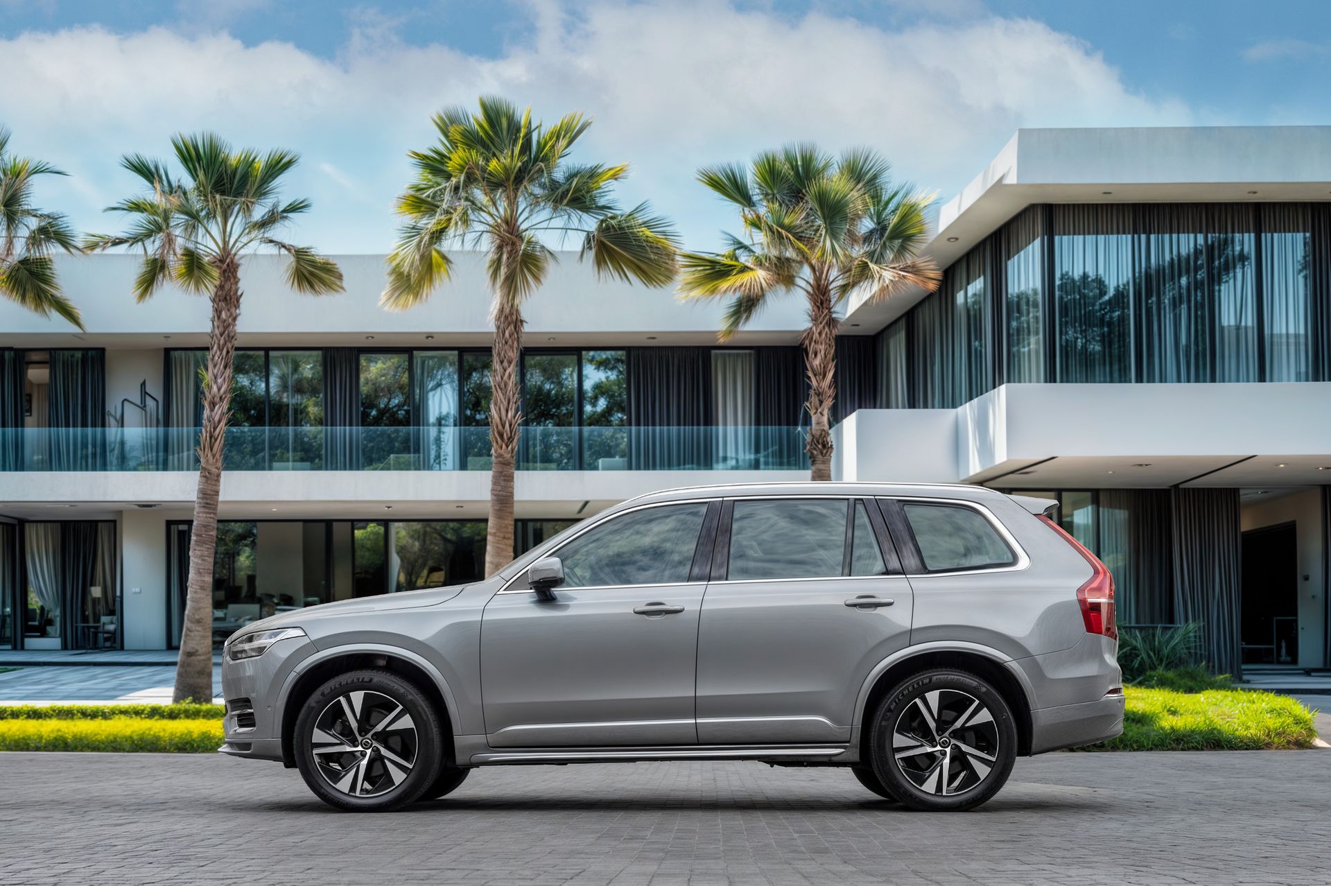 2024 Volvo XC90 photo 2