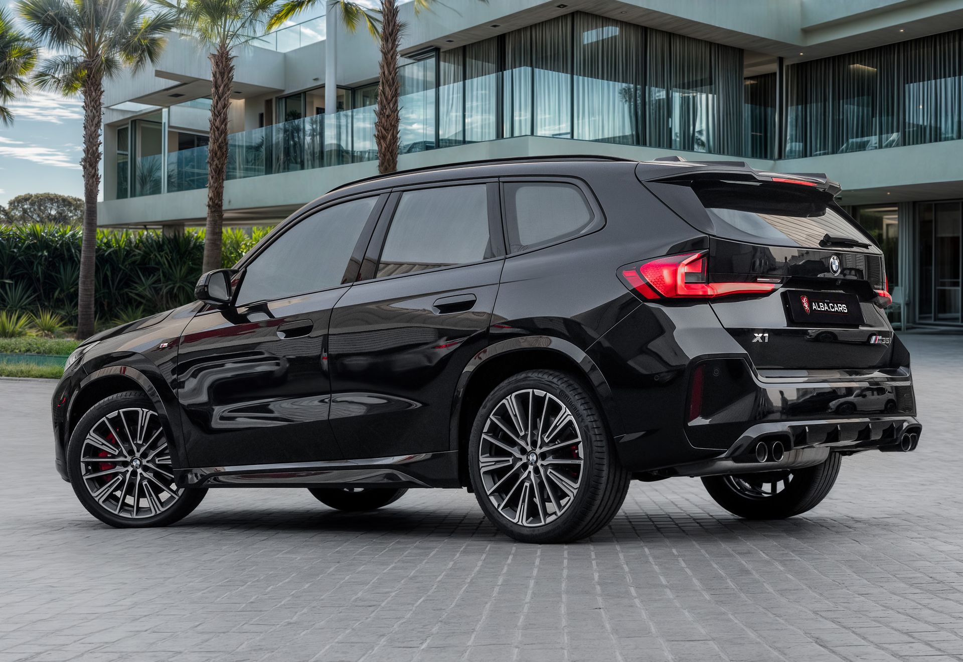 2025 BMW X1 photo 3