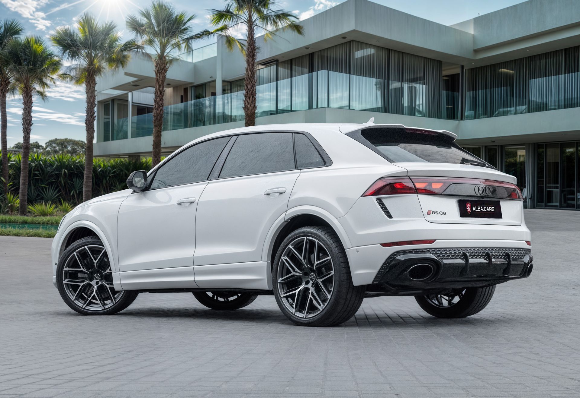 2025 Audi RS Q8 photo 3