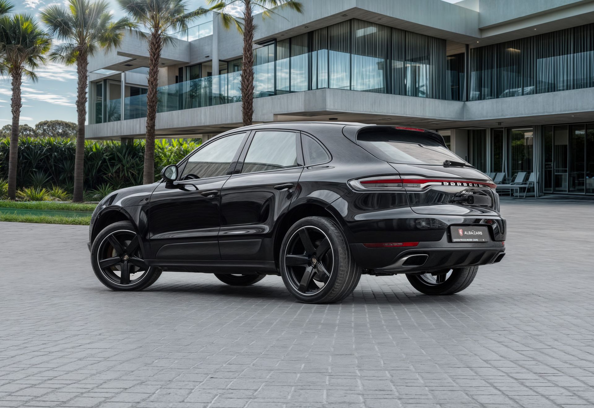 2021 Porsche Macan photo 3