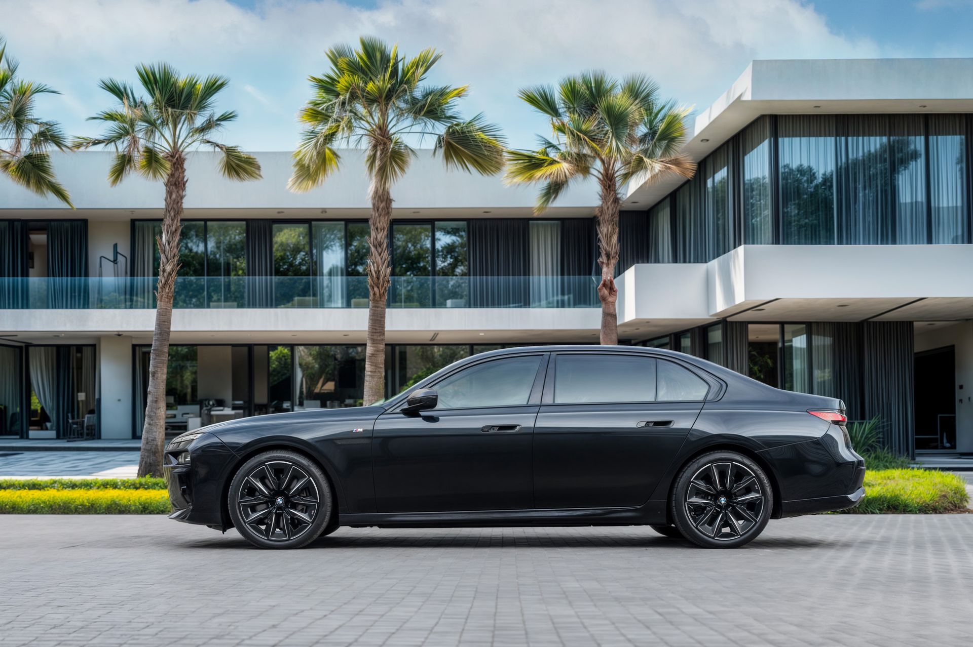2024 BMW 7 Series photo 2