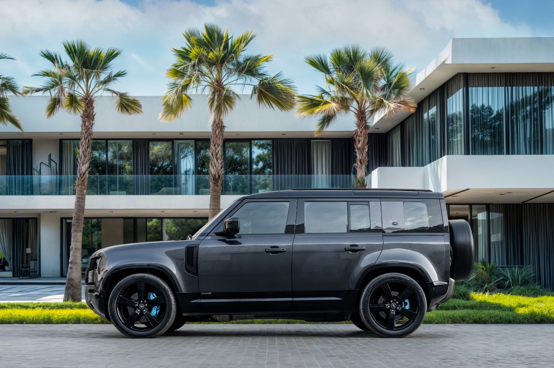 2022 Land Rover Defender photo 2