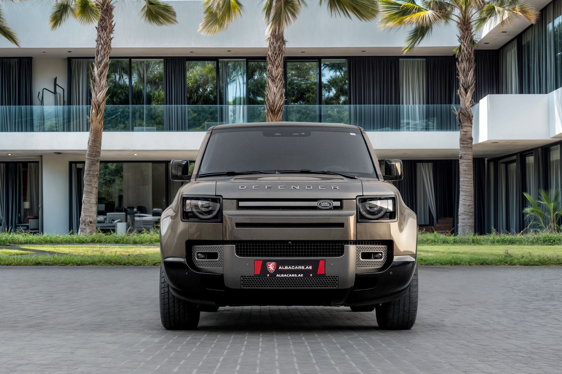 2025 Land Rover Defender photo 4