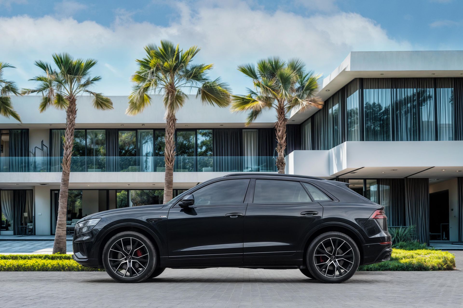 2022 Audi Q8 photo 2
