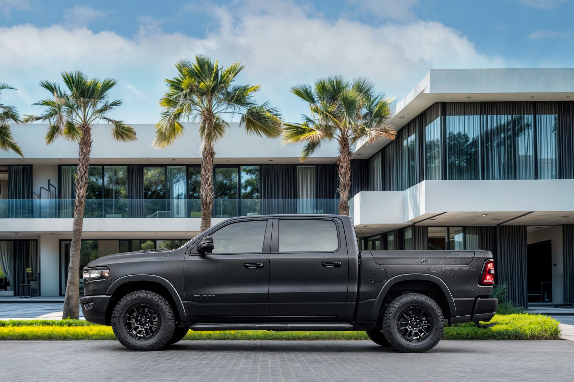 2025 Ram 1500 photo 2