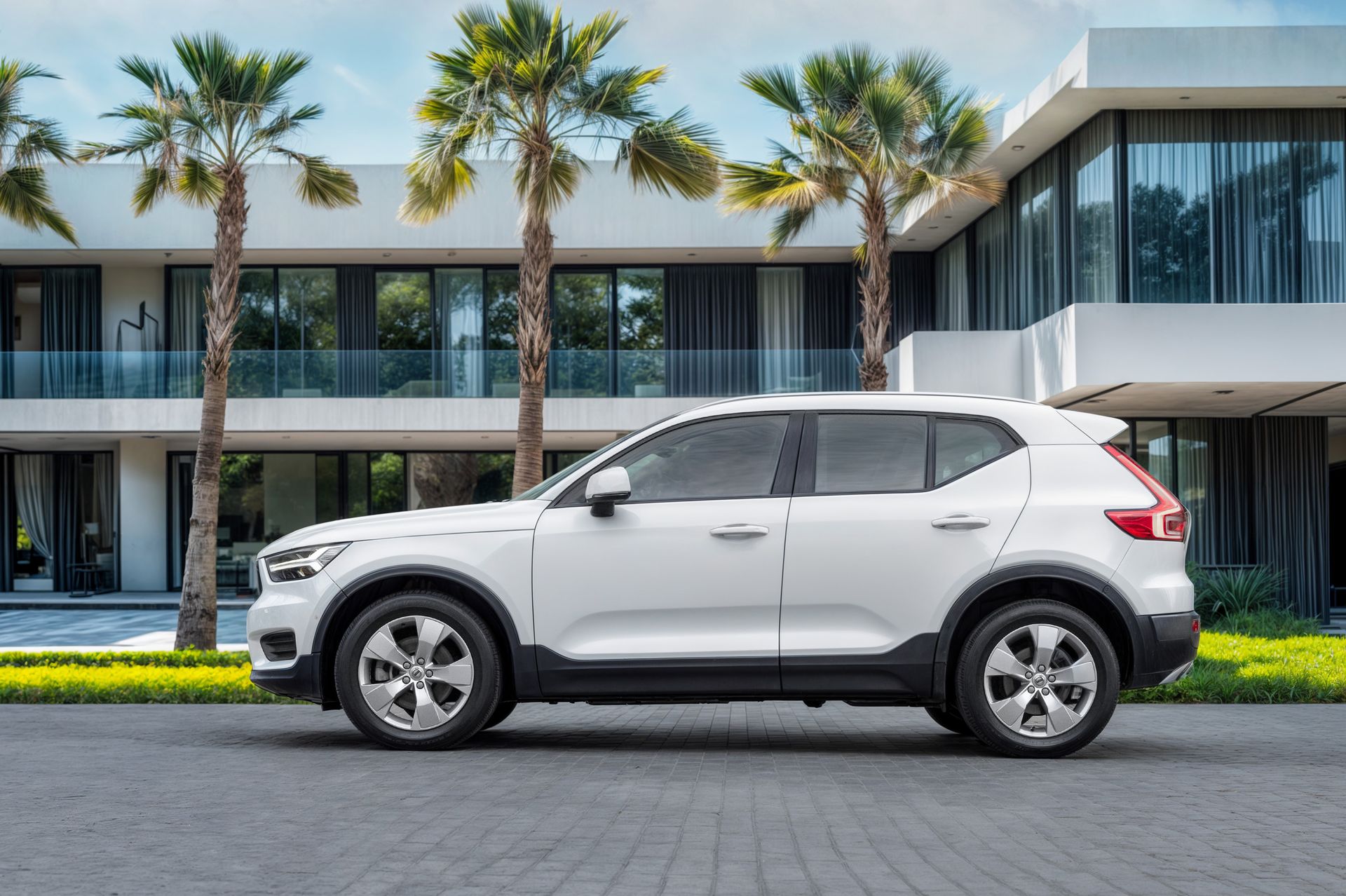 2020 Volvo XC40 photo 2