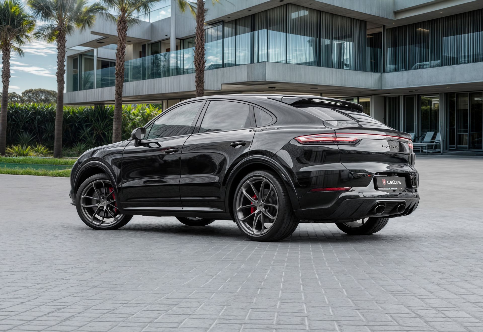 2023 Porsche Cayenne photo 3
