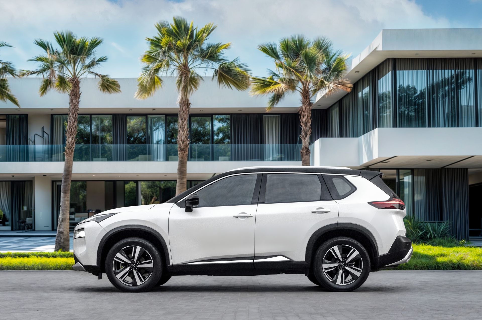 2025 Nissan X-Trail photo 2