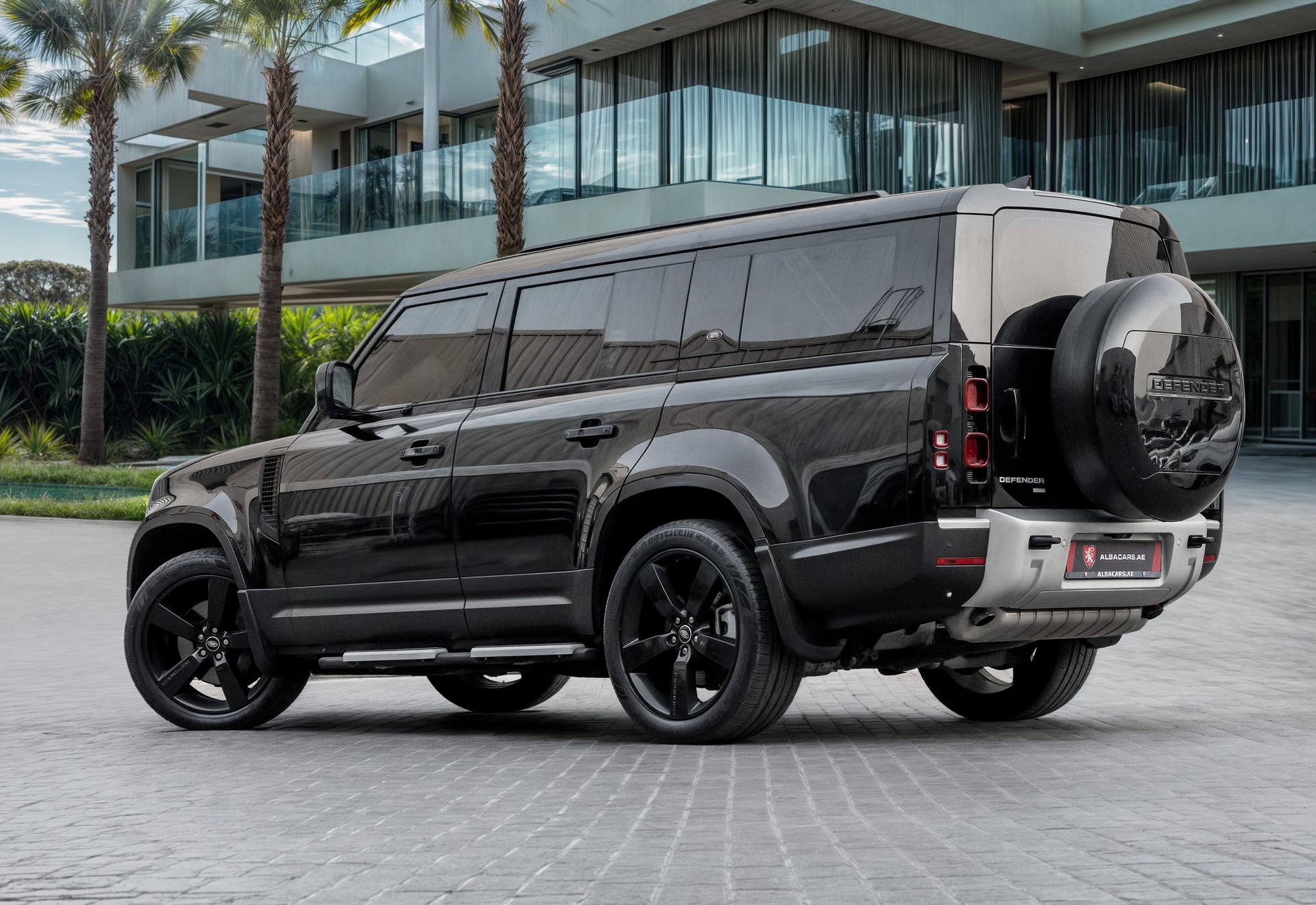 2023 Land Rover Defender photo 3