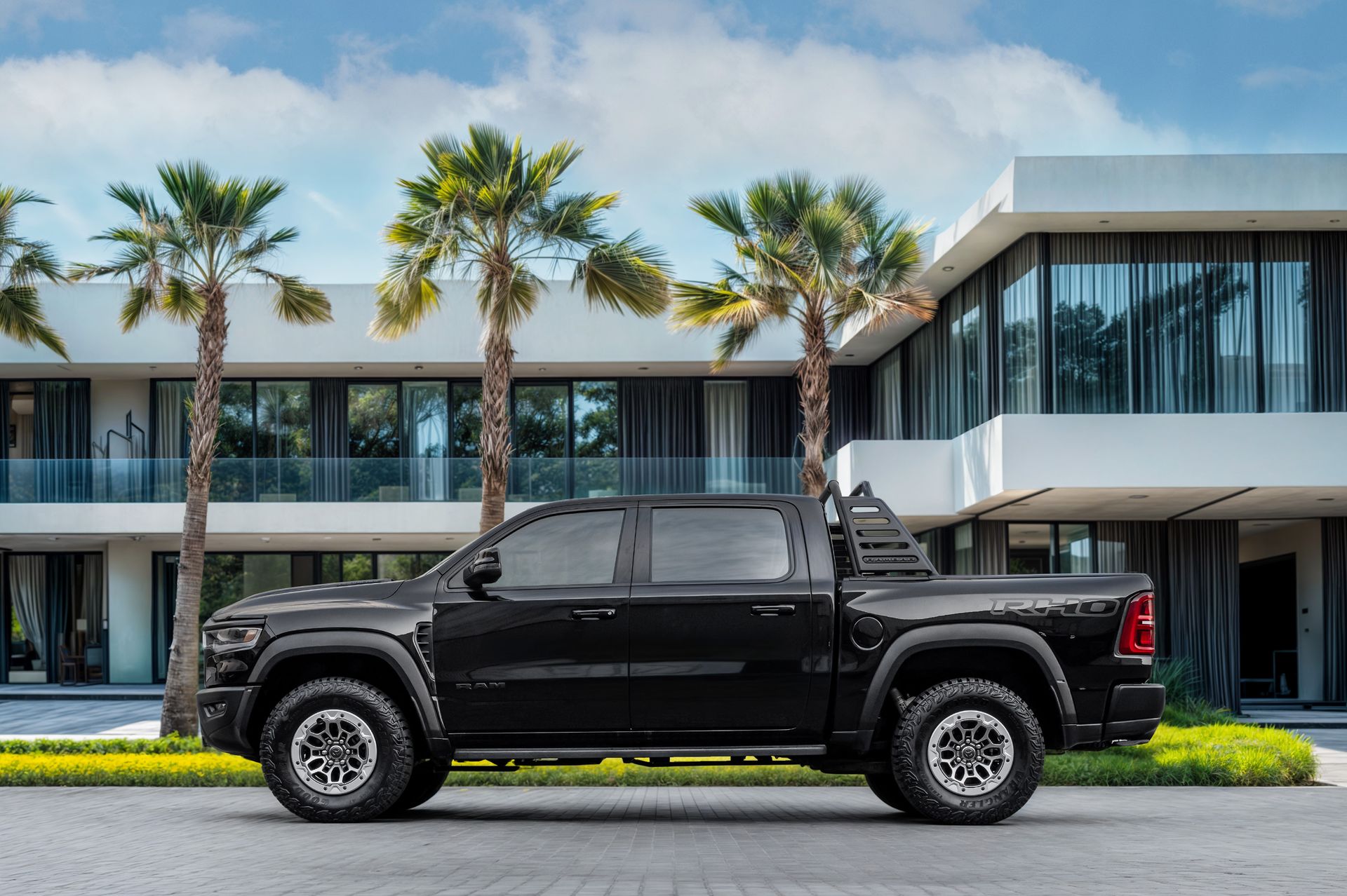 2025 Ram 1500 photo 2