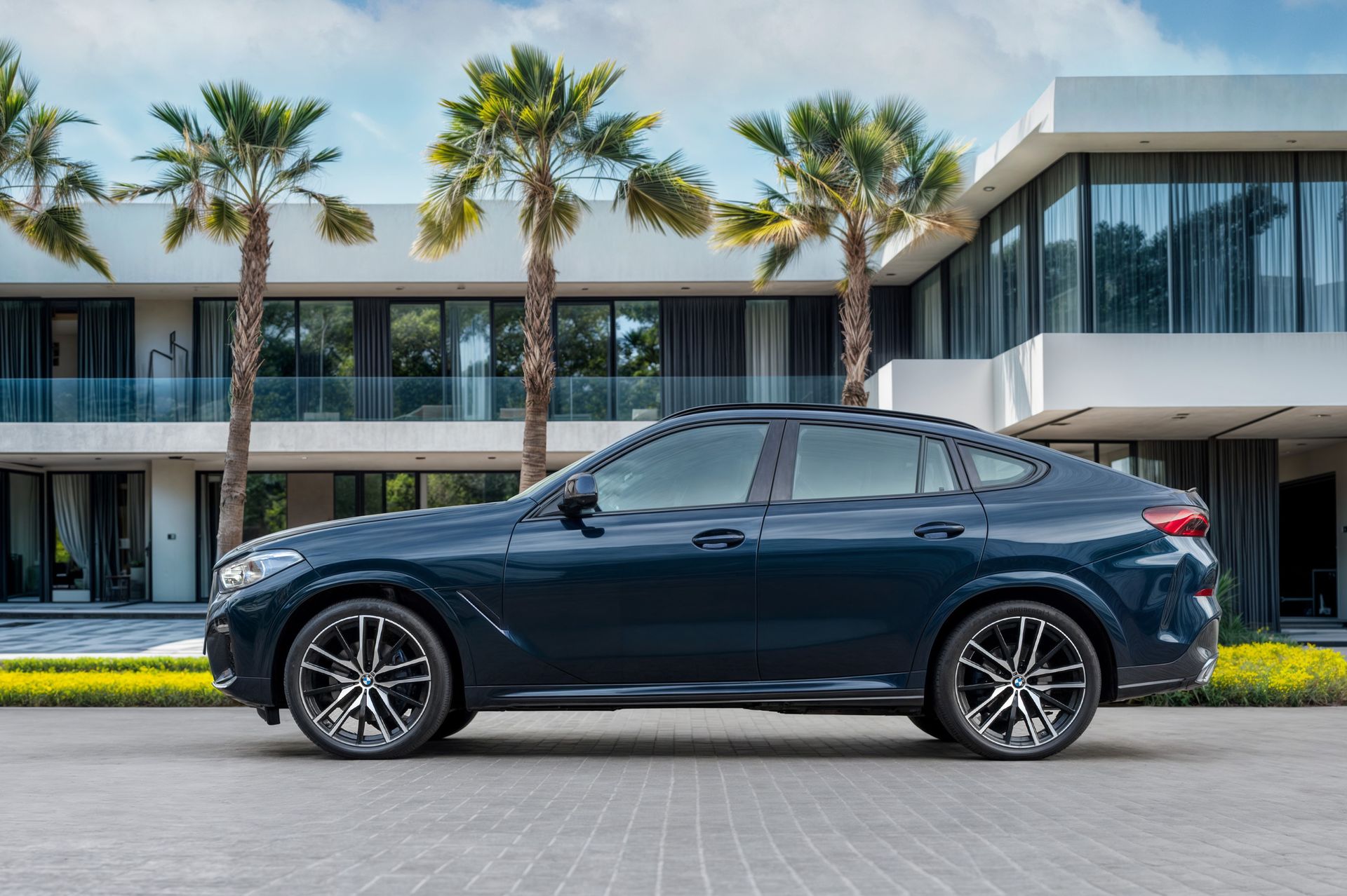 2023 BMW X6 photo 2