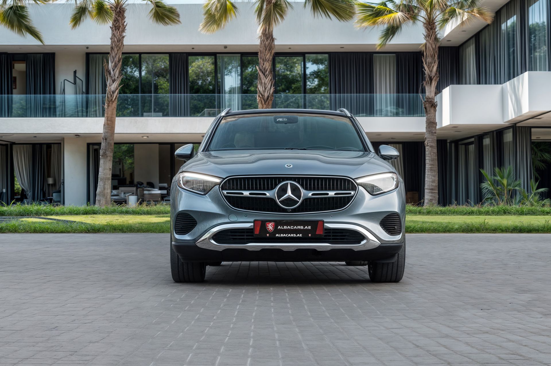 2025 Mercedes-Benz GLC photo 4