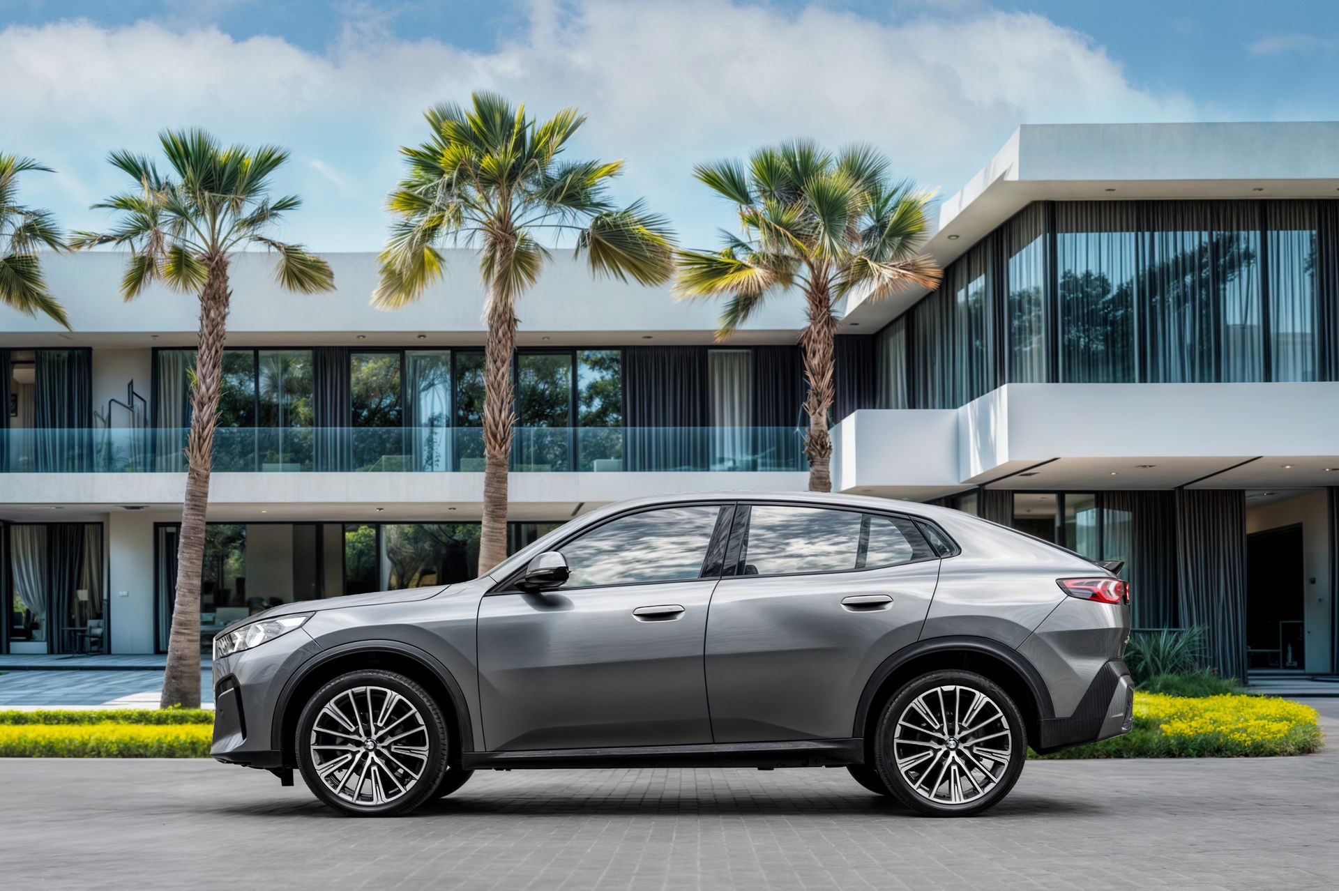2025 BMW X2 photo 2